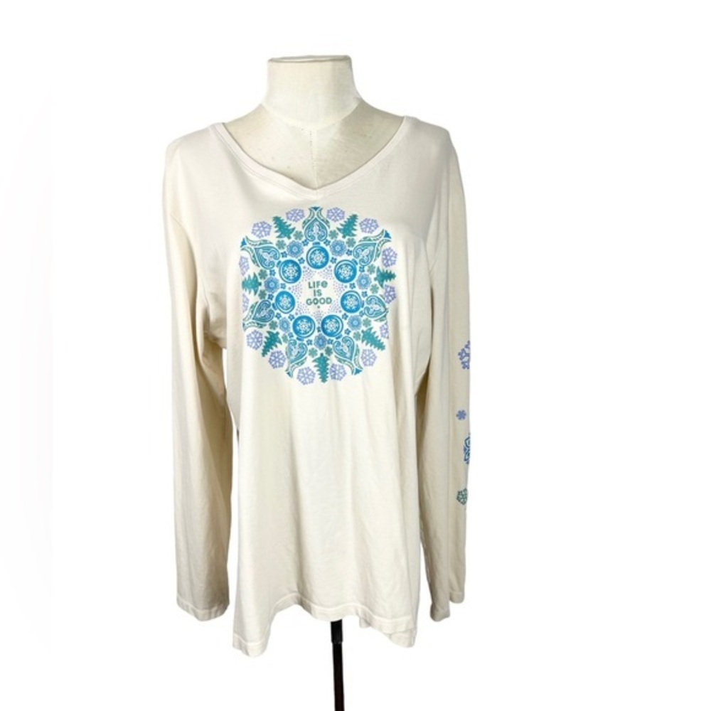Life is Good long sleeve crusher tee Size XXL v neck Christmas snowflakes